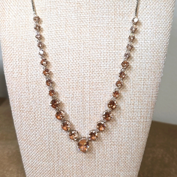 Glass Necklace - Picture 3 of 8